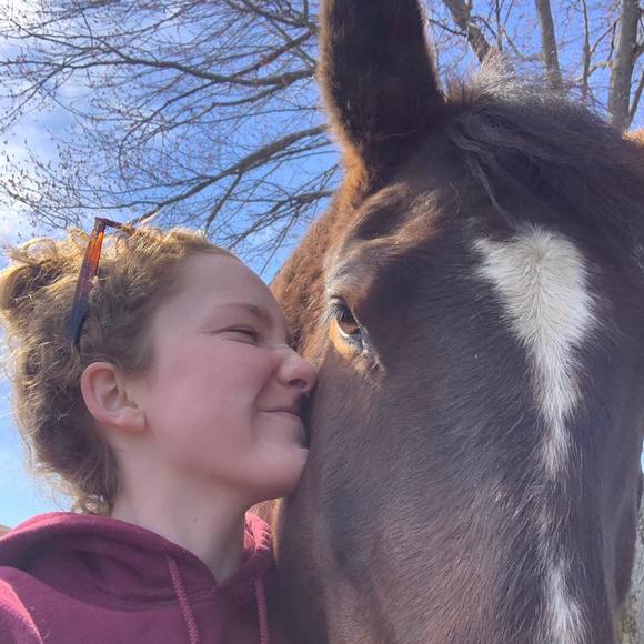 Meet your Posher, Hannah - Picture 1 of 1